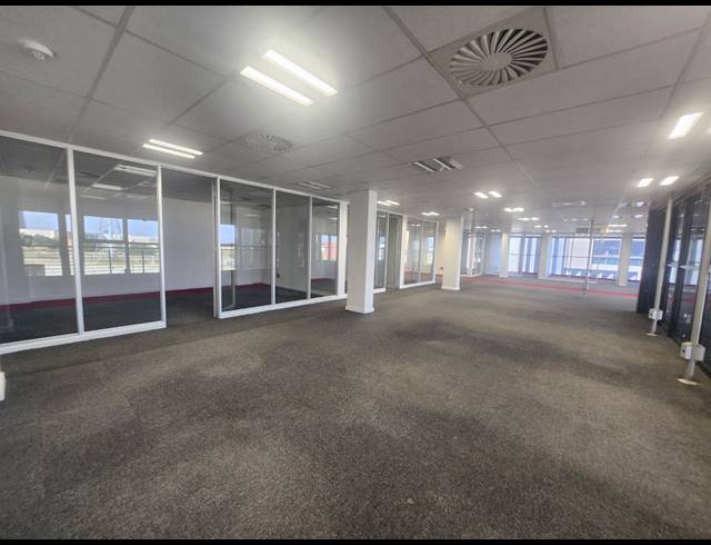 760M² OFFICE TO LET IN VORNA VALLEY
